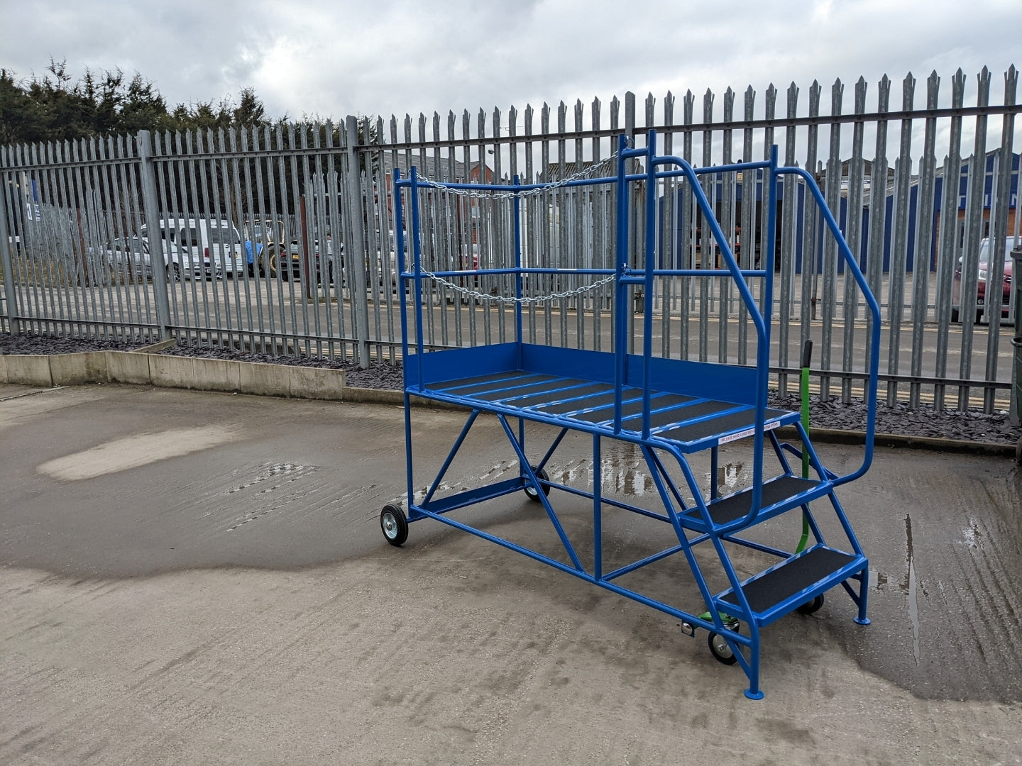 Access Platform Mobile Ladder - Chain Exit - 2-8 Tread Options