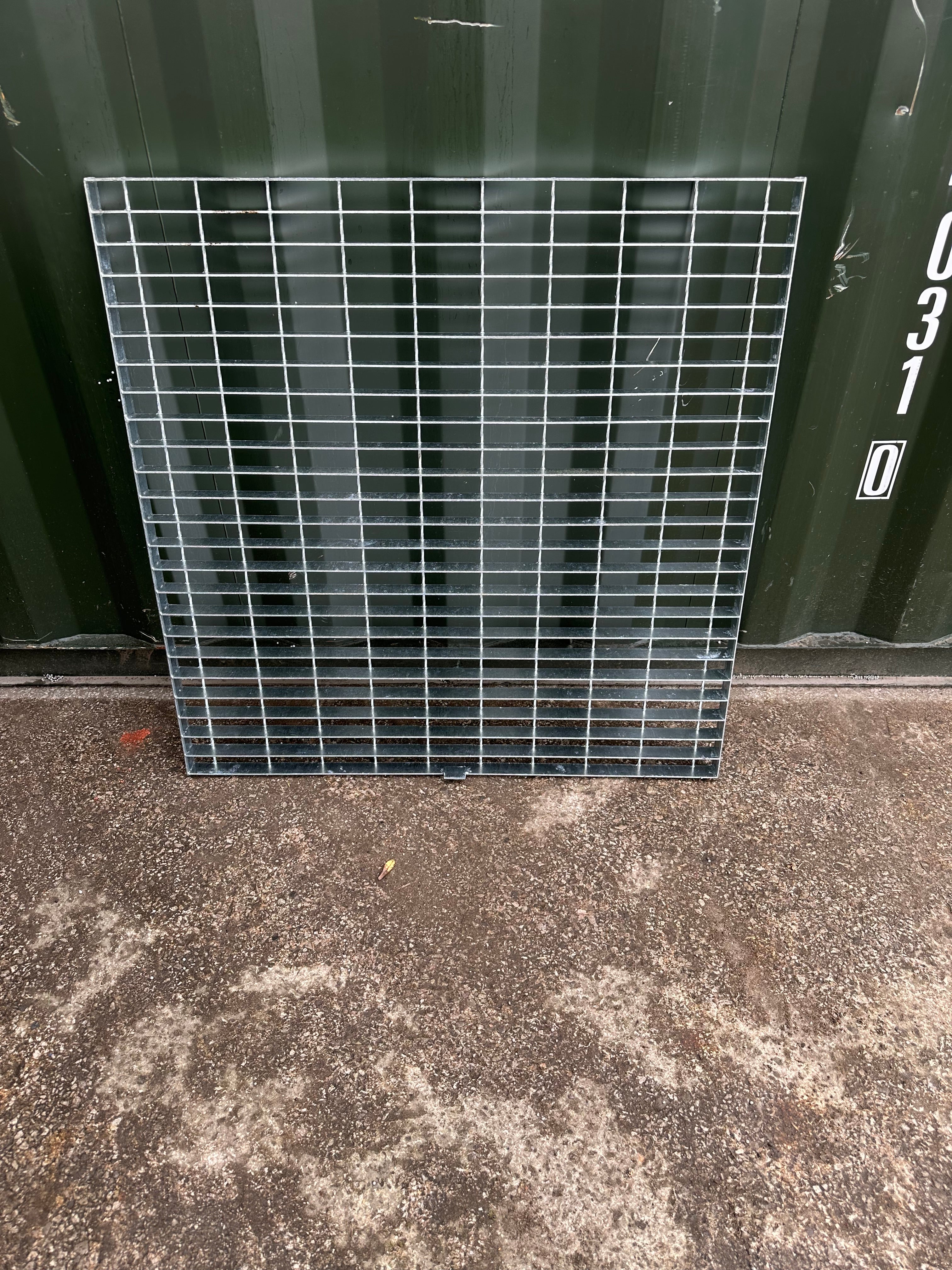 Used Galvanised Forged Walkway - 1000mm x 1000mm - Walkway - Cracking Racking