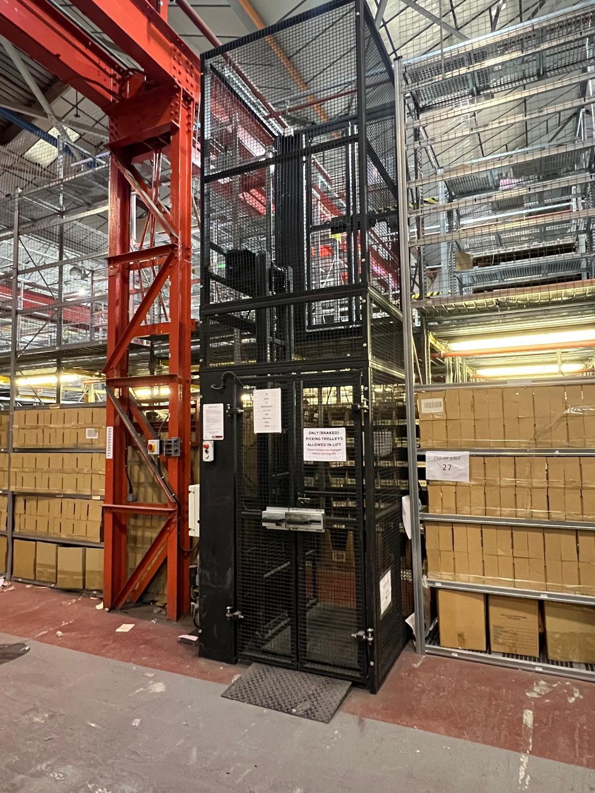 Mezzanine Floor Goods Passenger Storage Lift - 2.5m high - Mezzanine Lift - Cracking Racking