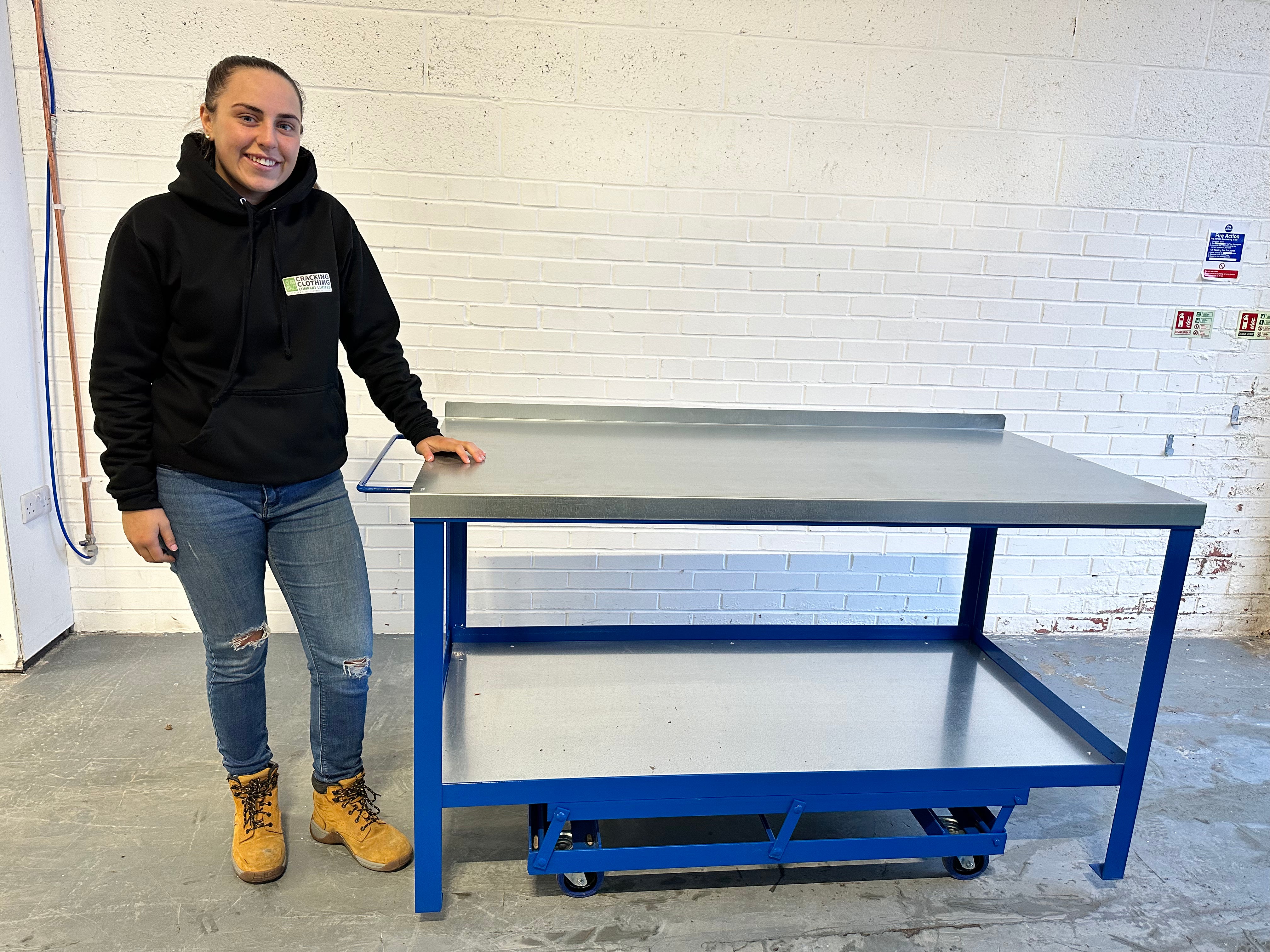 Large Mobile Work Bench - 890h x 1200w x 1615d - Mobile Work Bench - Cracking Racking